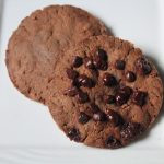 1 Min Microwave Eggless Cookie Recipe / How to Make Chocolate Cookies in  Microwave - Yummy Tummy