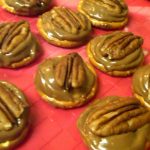 Microwave Turtle Pretzels | Turtle pretzels, How sweet eats, Food