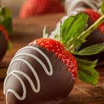 Easy Chocolate Covered Strawberries • The Wicked Noodle