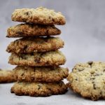 Chocolate chip and oat cookies (choc chip cookies) - Veggie Ideas