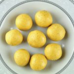 Besan Ladoo in Microwave - Anto's Kitchen
