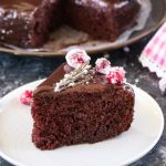 7 minute Eggless Chocolate Cake (Microwave) - Ruchiskitchen