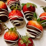 How to Make Chocolate Covered Strawberries in the Microwave