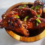 Korean-style crispy chicken wings with gochujang sauce - Algulf