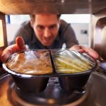 8 mistakes when cooking in the microwave you didn't know you were making -  Digis Mak