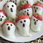 White Chocolate Strawberry Ghosts - Made It. Ate It. Loved It.