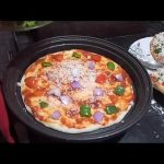 🍕🍕 PIZZA WITH BASE IN LG MICROWAVE 🍕🍕 - YouTube