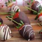 Keto Chocolate Covered Strawberries, Only 3-Ingredients | Hip2Keto