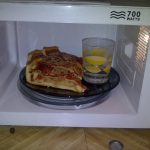 Can you microwave frozen pizza? – Valuable Kitchen