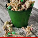 EASY Reindeer Chow Chex Mix Recipe! Made in Microwave!