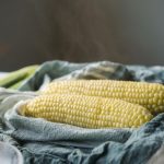 How To Microwave Corn On The Cob (Fast & Easy) - Hungry Huy