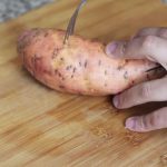 How to Cook a Sweet Potato in the Microwave: 11 Steps