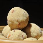 Rajasthan A State in Western India: Aata aut Gond Ke Laddoo - आटा और गोंद  के लड्डू (Wheat Flour and Edible Gum Sweet Balls) - Mharo Rajasthan's  Recipes