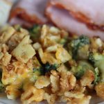 Stuffing Topped Mac n Cheese with Turkey Leftovers - Foodness Gracious