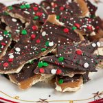 Easy Christmas Crack Recipe (Saltine Toffee) - Averie Cooks