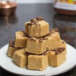 2-minute Microwave Fudge Recipe | NellieBellie's Kitchen