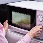 The Best Simple Microwave Review 2021 - Seniors Matter
