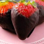 Easy Chocolate Dipped Strawberries | Valentines Day Special -Masalakorb
