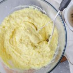 15 Minute Microwave Mashed Potatoes {Fluffy & Creamy!} - TipBuzz