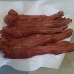 MAKING CRISPY BACON IN THE MICROWAVE, NO MESS AND NO SMELL - YouTube