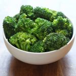 The quickest and tastiest steamed broccoli recipe: Easy in the microwave ⋆  BITES FITNESS