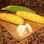 How to Cook Corn on the Cob in the Microwave - Amanology