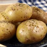 Easy Ways to Boil Potatoes in the Microwave: 12 Steps