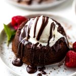 Easy chocolate molten cakes - Catchy Food Blog Catchy Food Blog