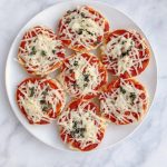 How Long To Microwave Pizza Bagels? – Learn Here - Kitchen Gearoid