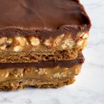 Hazelnut Coffee Turtle Bars ⋆ The Dessertivore