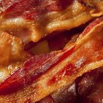 How to quickly cook CRISPY bacon in the microwave – VIDEO | Metro News