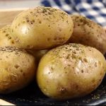 Easy Ways to Boil Potatoes in the Microwave: 12 Steps