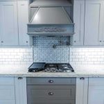 Pros & Cons: Over the Range Microwave Venting vs. A Dedicated Range Hood