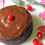 Microwave Eggless Chocolate Cake / How to Make Cake in Microwave / 5 Min - Chocolate  Cake - My 1000th Post - Yummy Tummy