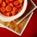 How to Cook Raw Carrots in the Microwave | Livestrong.com | Cooked carrots,  Sweet carrot, Raw carrots