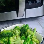 Little Corner of Mine: Easy Microwaved Broccoli with Butter Thyme