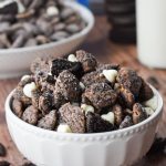 Cookies and Cream Puppy Chow {Muddy Buddies}