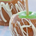 Butterfinger Caramel Apples - dirtydishesmessykisses.com