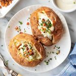 How to Cook Baked Potatoes in the Microwave