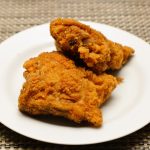 3 Ways to Reheat Fried Chicken - wikiHow
