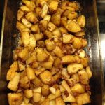 Oven roasted lipton onion potatoes Diced potatoes 1/3 cup veg oil (or olive  oil) Lipton onion soup mix Coat potatoe… | Cooking recipes, Vegetarian  dishes, Recipes
