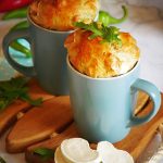 Arugula goat cheese mug cakes; vegetarian - PassionSpoon recipes