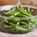 How to Steam Green Beans in the Microwave - Baking Mischief