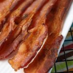 How to cook bacon in the microwave: Yes microwaving crispy bacon is a  thing! VIDEO | Metro News