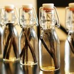 DIY Vanilla Extract . . . Works for Me Wednesday | Bake at 350°