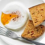 Read This Before Making Poached Eggs In The Microwave