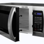 Farberware 0.7-cu ft 700-Watt Countertop Microwave (Black) in the  Countertop Microwaves department at Lowes.com