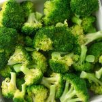 How to Steam Broccoli in the Microwave - Eating on a Dime