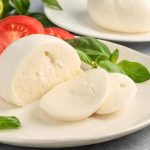 Priya's Versatile Recipes: Microwave Mozzarella Bread Pockets