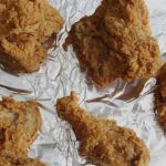 3 Ways to Reheat Fried Chicken - wikiHow